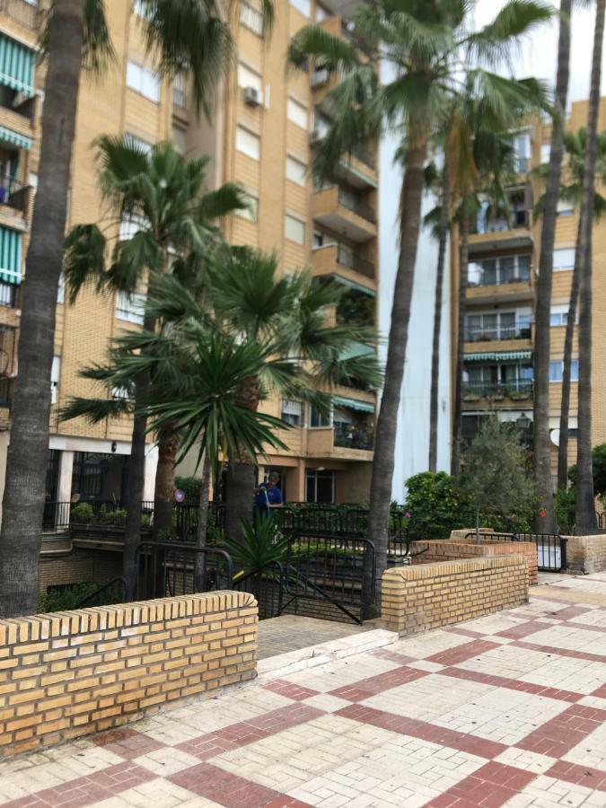 Stunning Spacious City Apartment With Free Parking Málaga Extérieur photo