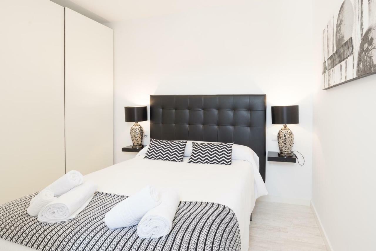 Stunning Spacious City Apartment With Free Parking Málaga Extérieur photo