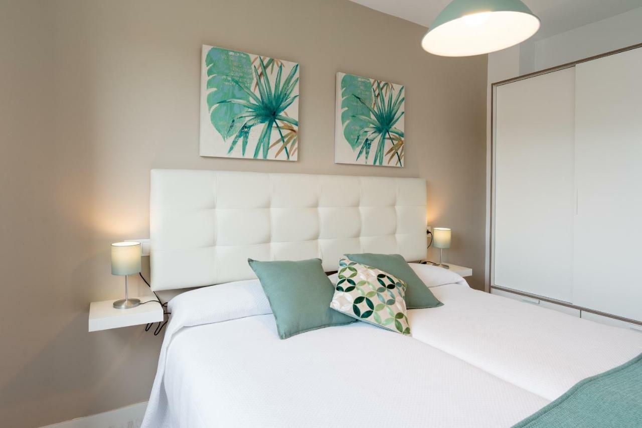 Stunning Spacious City Apartment With Free Parking Málaga Extérieur photo