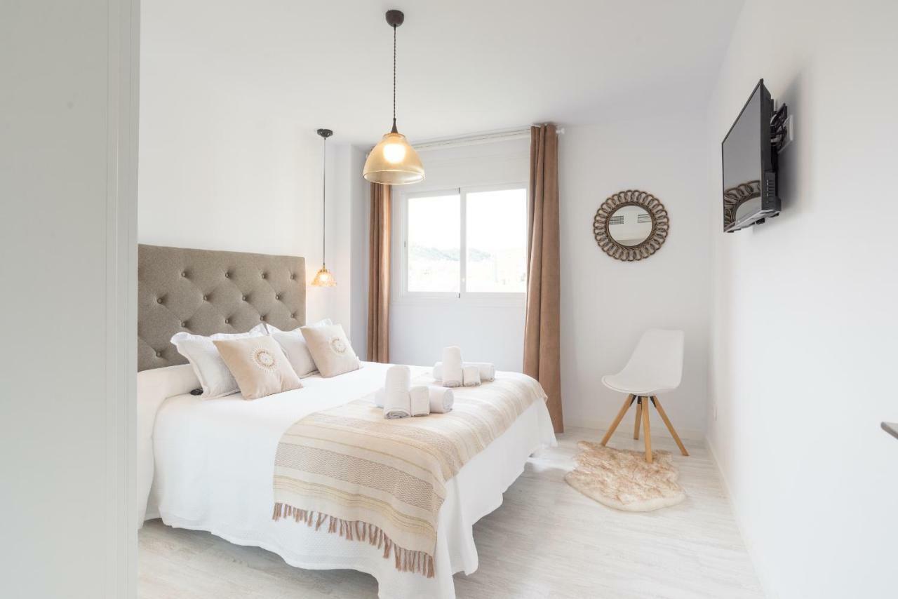 Stunning Spacious City Apartment With Free Parking Málaga Extérieur photo