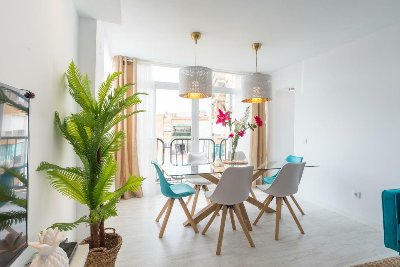 Stunning Spacious City Apartment With Free Parking Málaga Extérieur photo