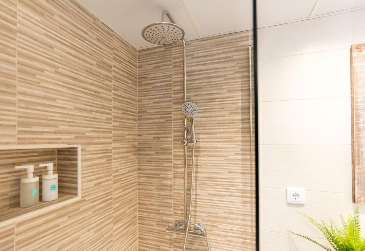 Stunning Spacious City Apartment With Free Parking Málaga Extérieur photo